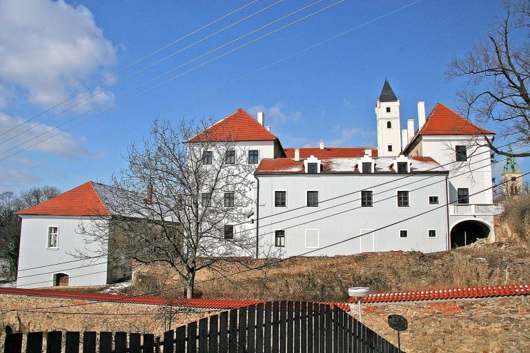 Zásmuky Castle: A Renaissance and Baroque Noble Residence in Czechia