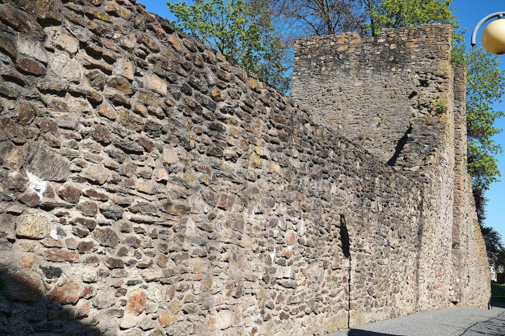 City Walls of Tachov: Medieval Fortifications of a Bohemian Royal Town 5 City walls of Tachov