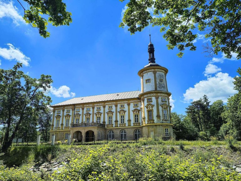 Linhartovy Castle: A Renaissance and Baroque Residence