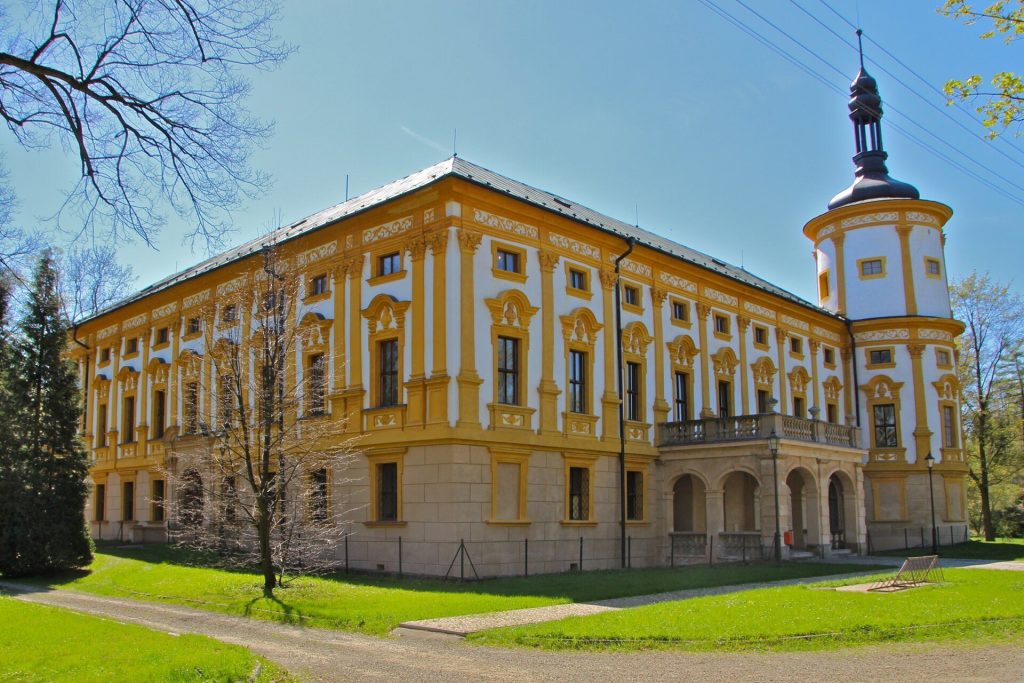 Linhartovy Castle: A Renaissance and Baroque Residence 3 Linhartovy Castle