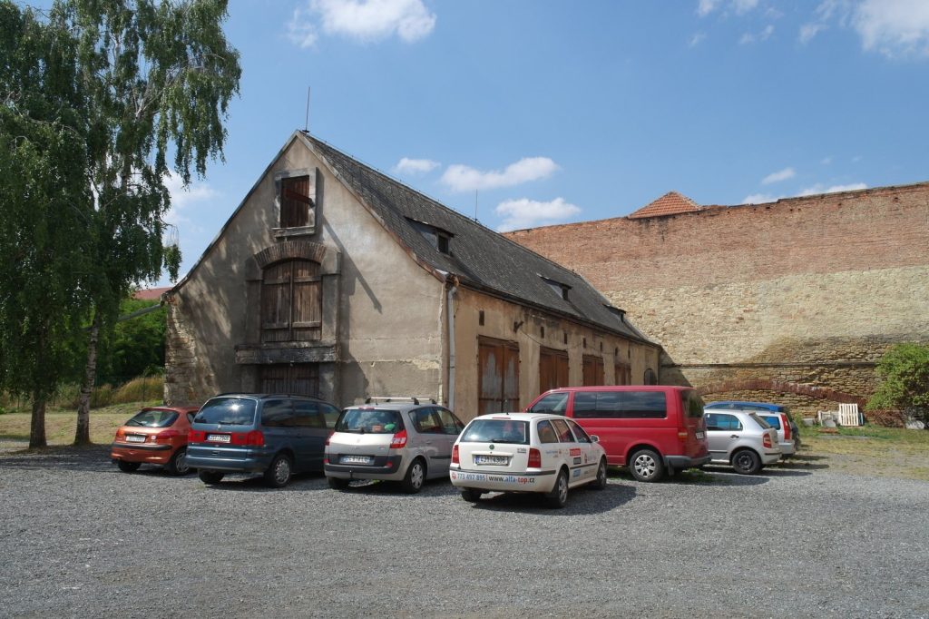 Tuchoměřice Château: A Renaissance and Jesuit Residence in Czechia 3 Tuchoměřice Château