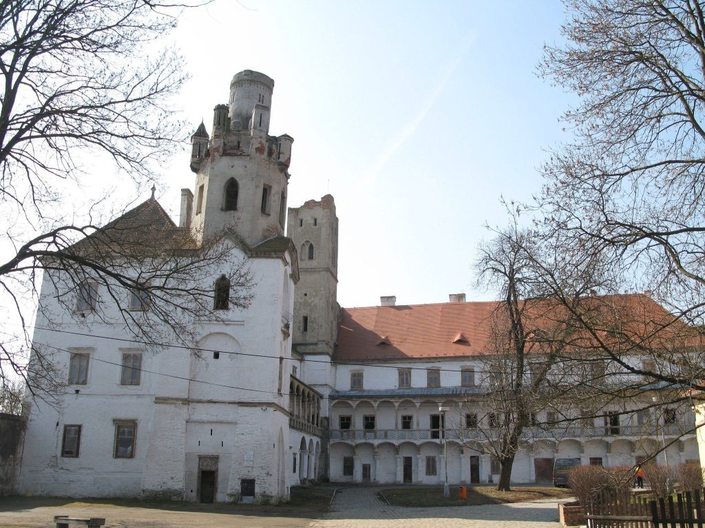 Břeclav Castle: A Renaissance Castle Remodeled as a Romantic Ruin 2 Břeclav Castle