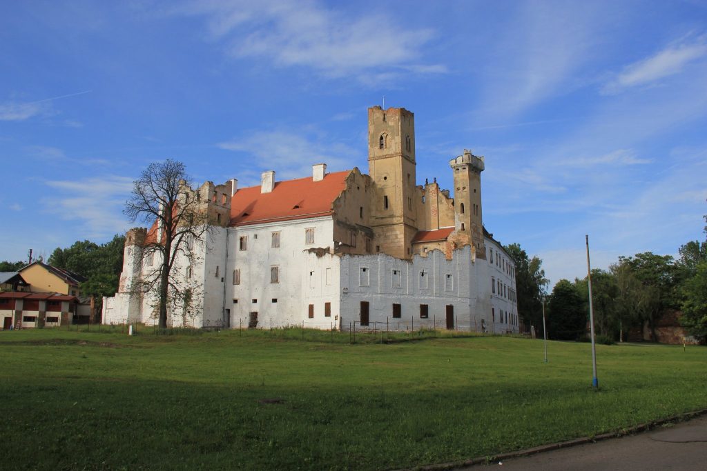 Břeclav Castle: A Renaissance Castle Remodeled as a Romantic Ruin 5 Břeclav Castle