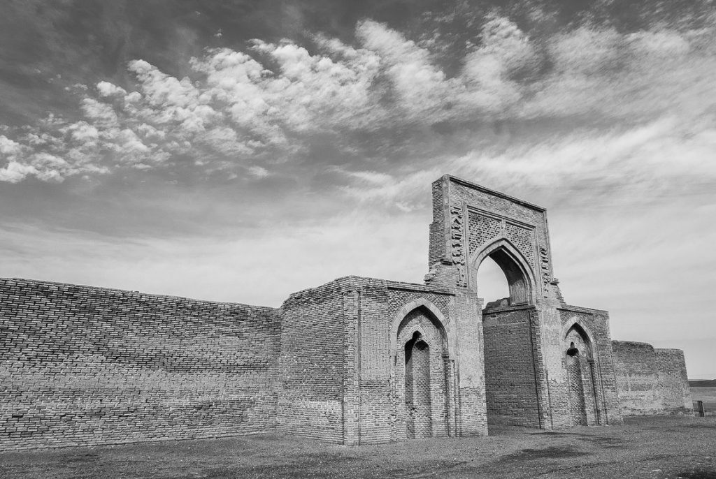 Sharaf Caravanserai: A Seljuk Roadside Complex in Iran 2 Sharaf Caravanserai