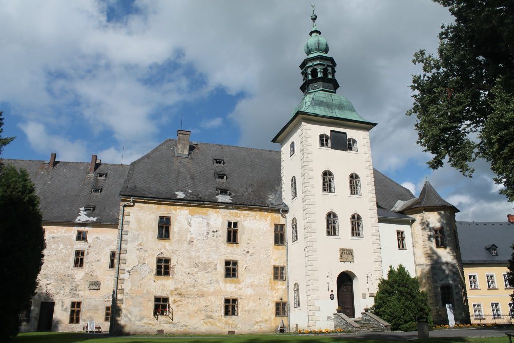Janovice Castle: A Renaissance and Baroque Noble Residence in Czechia 1 Janovice Castle
