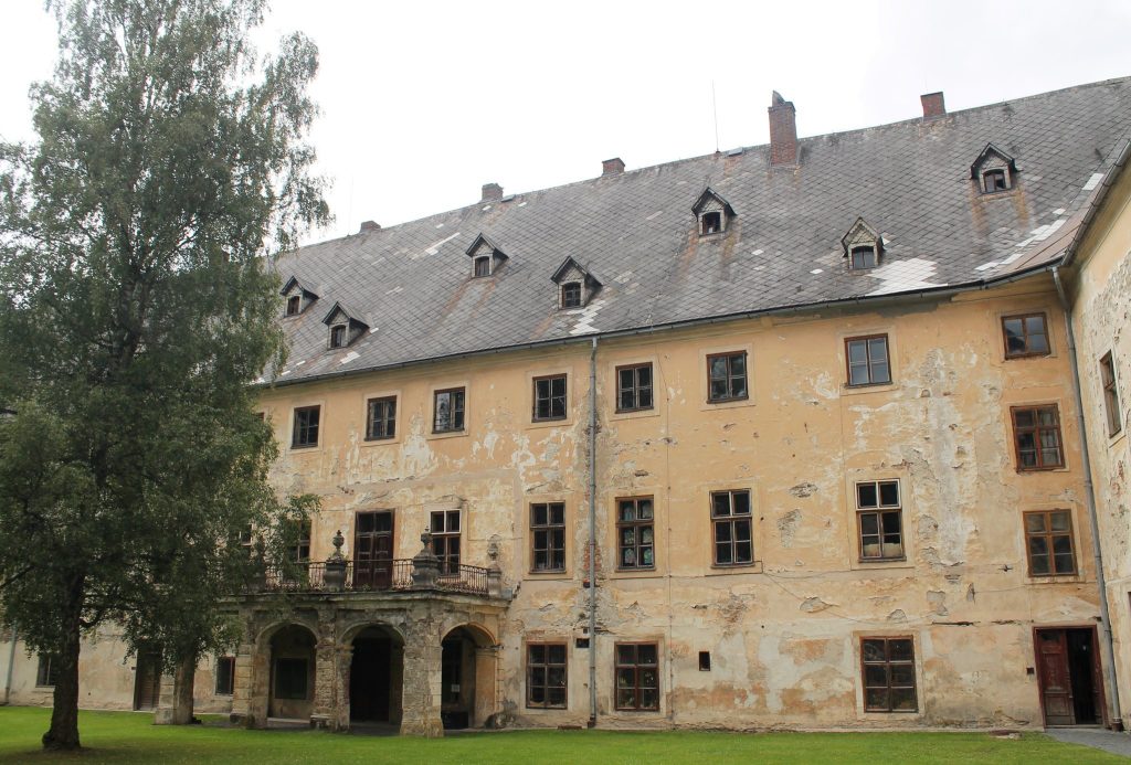 Janovice Castle: A Renaissance and Baroque Noble Residence in Czechia 2 Janovice Castle