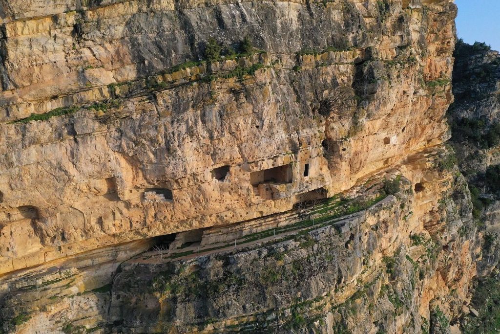 Fortress of Niha: A Medieval Cave Stronghold in Lebanon 1 Fortress of Niha