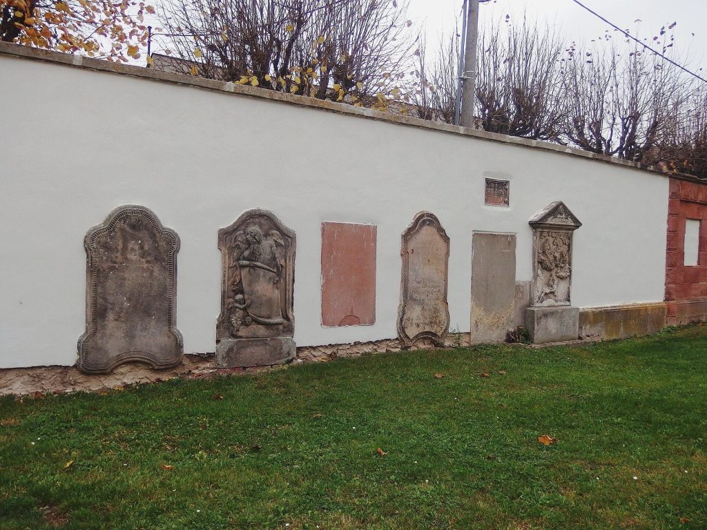 Franciscan Monastery in Hostinné: An Early Baroque Religious Complex 5 Františkánský klášter Hostinné