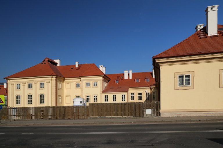 Jince Castle: A Renaissance and Baroque Chateau in Czechia