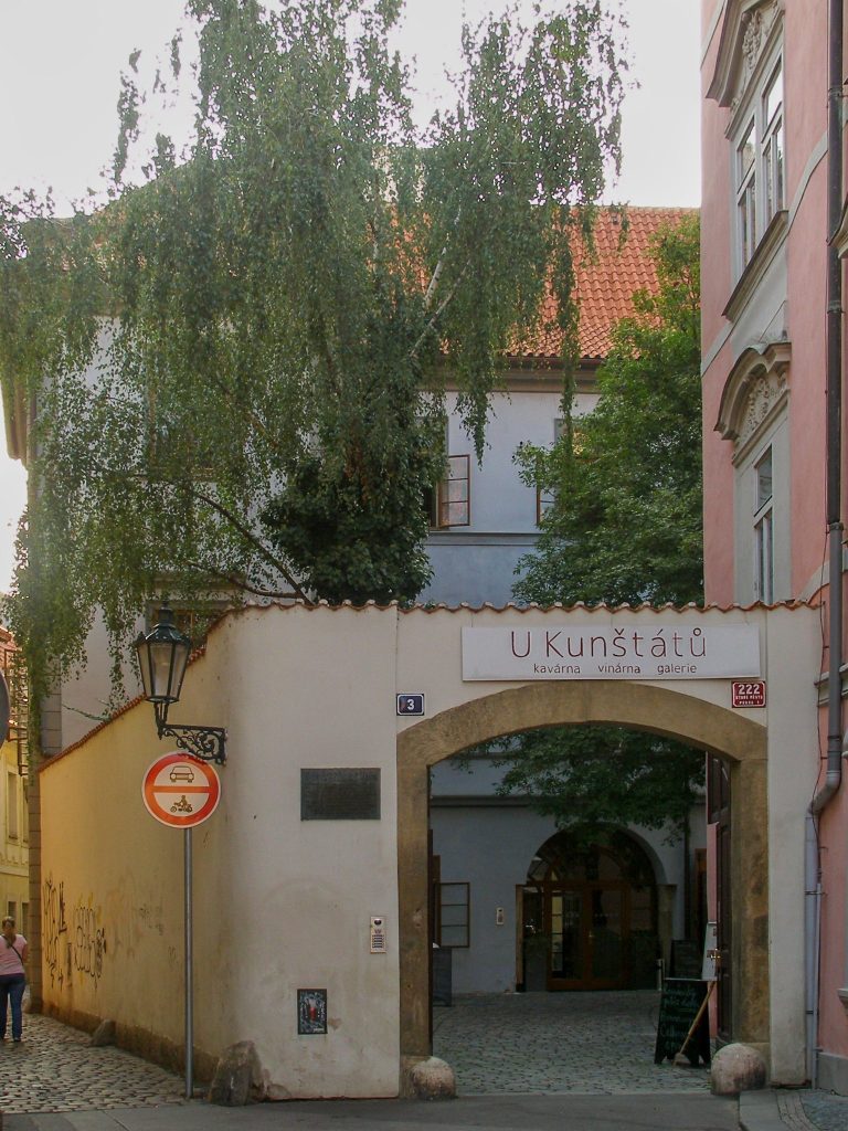 Palace of the Lords of Kunštát and Poděbrady: A Romanesque House in Prague