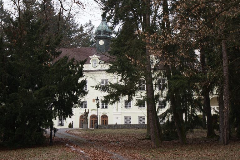 Zalužany Castle: A Renaissance and Baroque Aristocratic Residence in Czechia