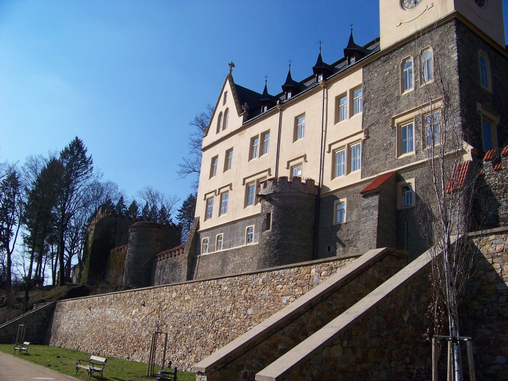 Zruč nad Sázavou Castle: A Medieval Castle and Neo-Gothic Chateau 4 Zruč nad Sázavou Castle