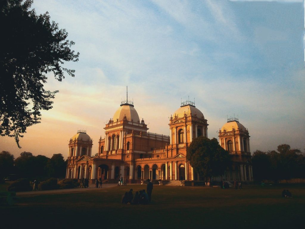 Noor Mahal: A Royal Palace of Bahawalpur, Pakistan 2 Noor Mahal