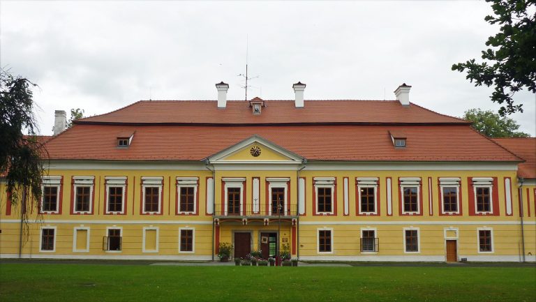 Červený Dvůr: A Renaissance Summer Residence and Baroque Château in Czechia