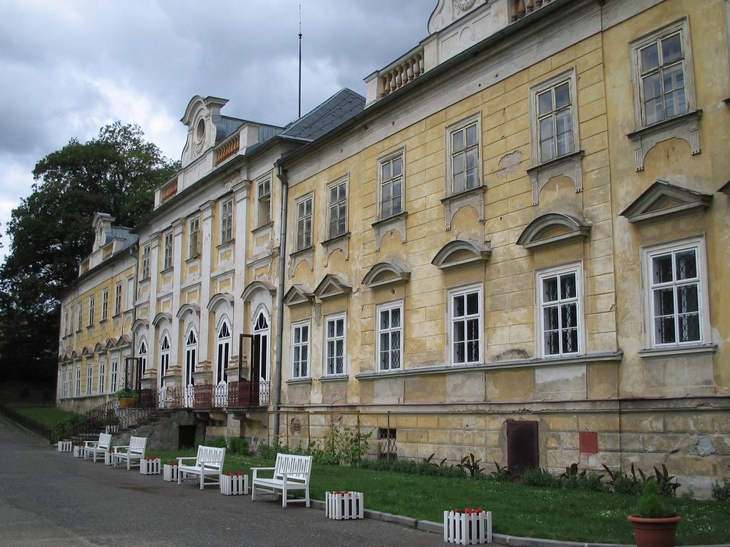 Hluboš Chateau: A Bohemian Estate and Presidential Summer Residence 1 Zámek Hluboš