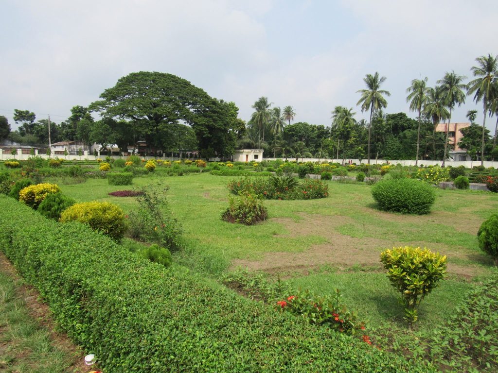 Tajhat Palace: A Historic Royal Residence and Museum in Bangladesh 3 Tajhat Palace