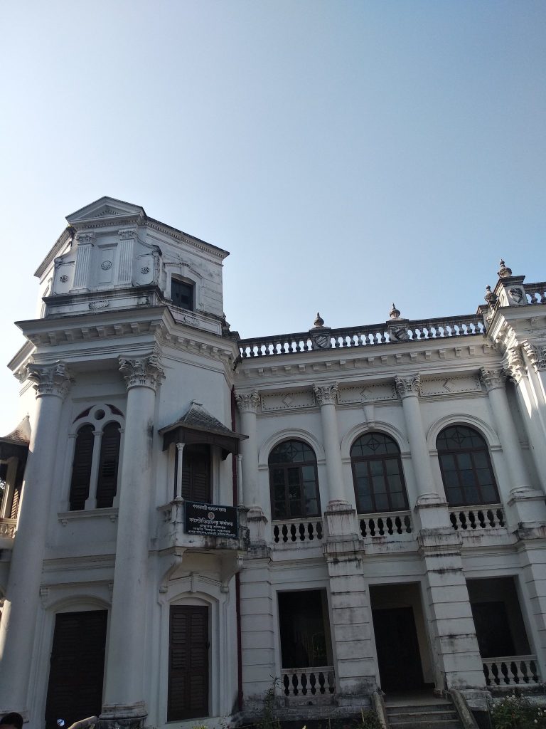 Tajhat Palace: A Historic Royal Residence and Museum in Bangladesh 5 Tajhat Palace