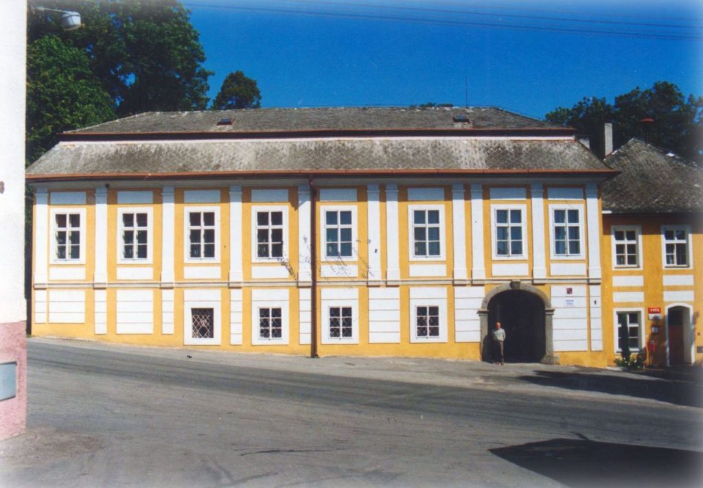 Puklice Castle: A Renaissance Fortress Transformed into a Classical Château 1 Puklice Castle