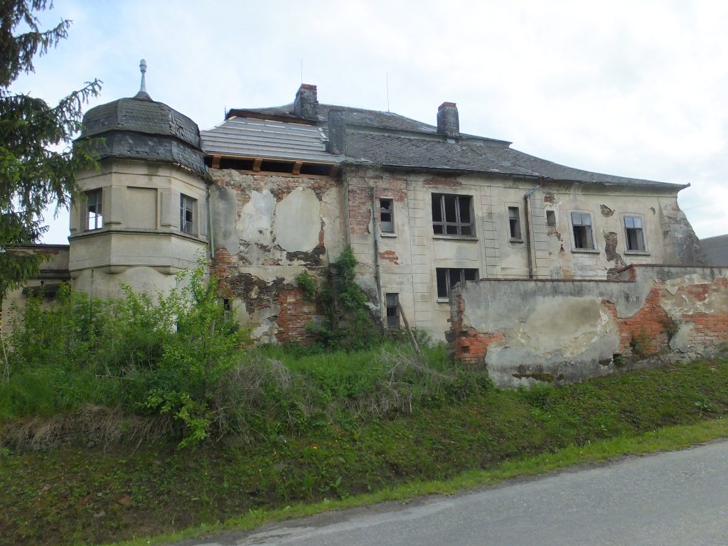 Castle Nedražice: A Baroque Castle in Czechia 1 Castle Nedražice