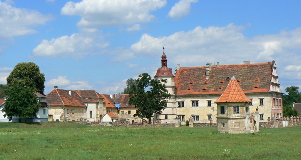 Červené Poříčí Castle: A Saxon Renaissance Castle in Czechia 1 Červené Poříčí Castle