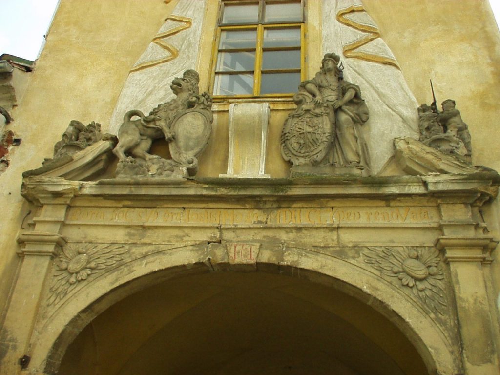 Červené Poříčí Castle: A Saxon Renaissance Castle in Czechia 2 Červené Poříčí Castle