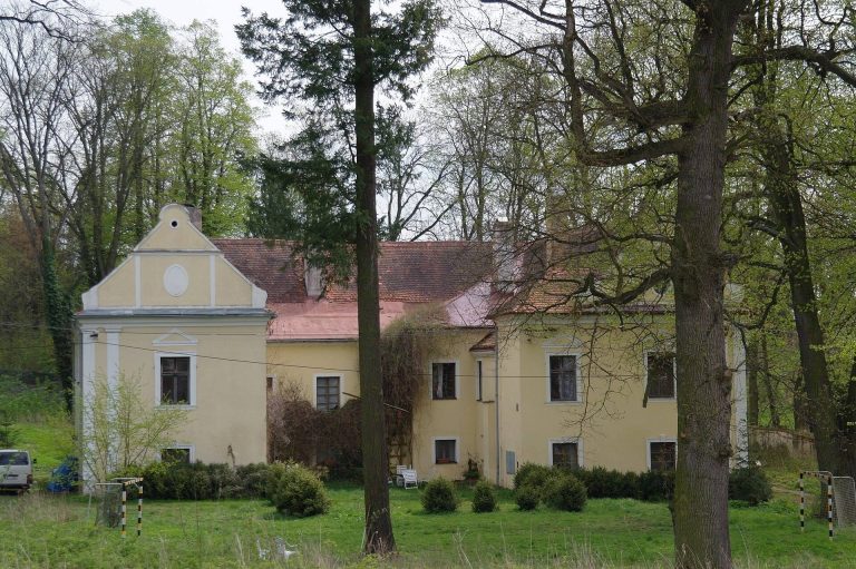 Otín Castle: A Renaissance Chateau in Czechia