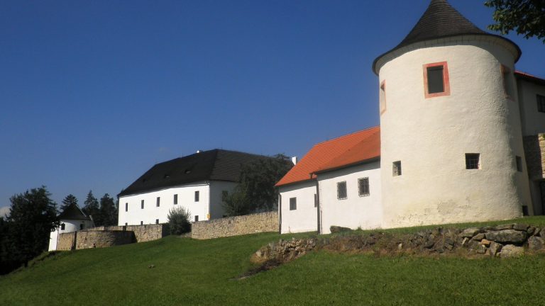 Žumberk Fortress: A Late Gothic and Renaissance Noble Residence in Czechia