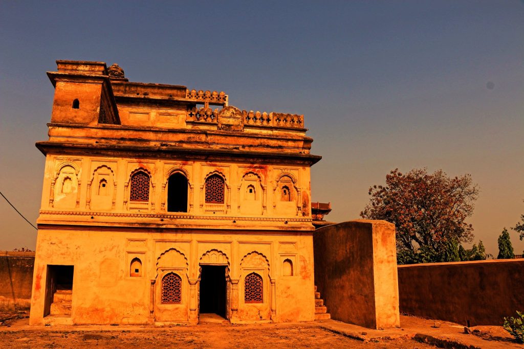 Pravin Rai Mahal: A Palace in Orchha, India 4 Pravin Rai Mahal