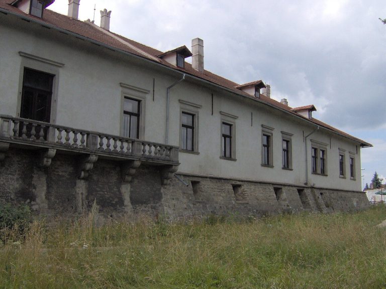 Nová Bystřice Castle: From Medieval Fortress to Chateau