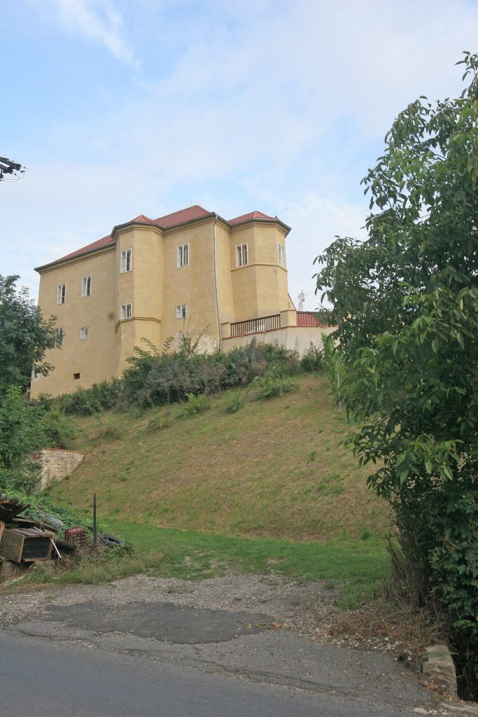 Brozany: A Renaissance Fortress and Chateau in Czechia 1 Brozany