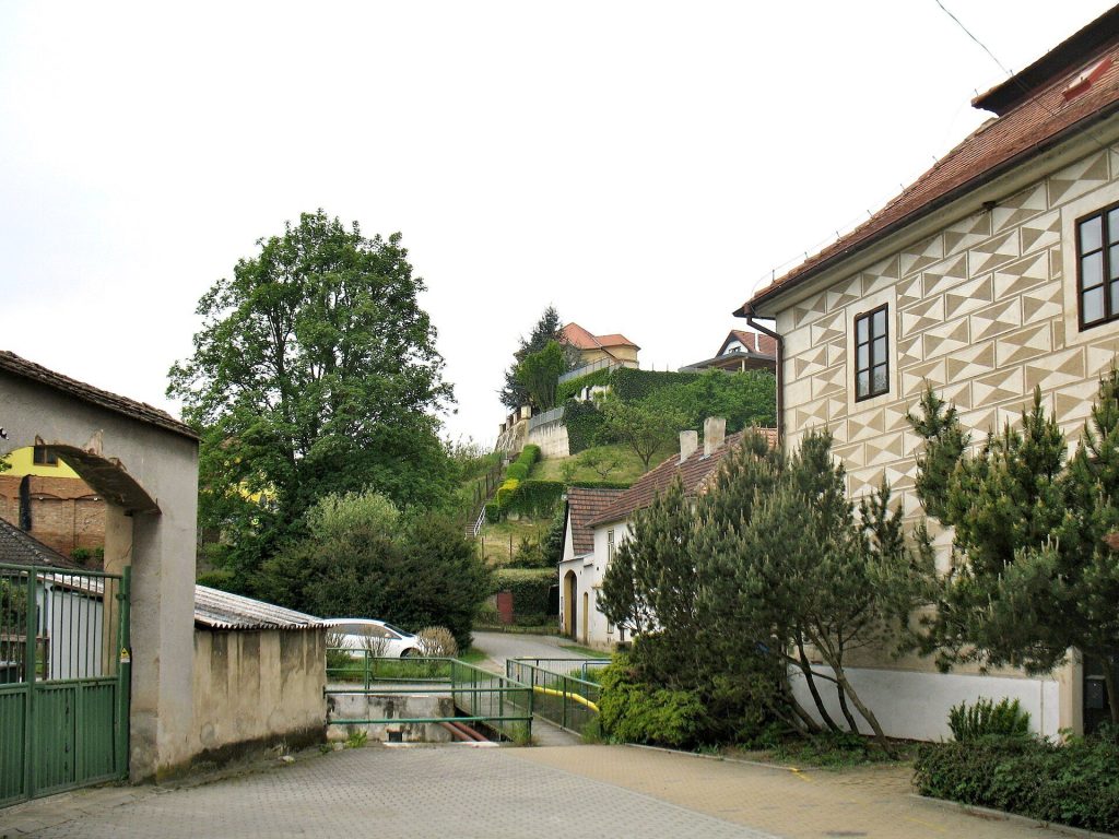 Brozany: A Renaissance Fortress and Chateau in Czechia 2 Brozany