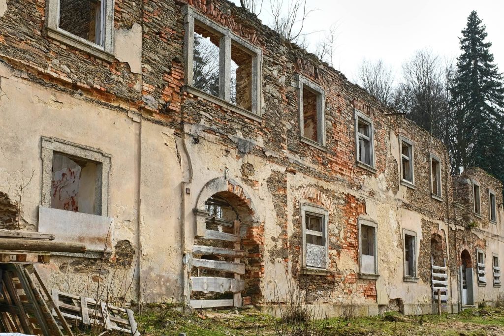 Kostelní Bříza: A Baroque Chateau in Czechia 3 Kostelní Bříza