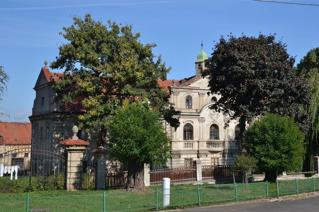 Poláky Castle: A Baroque Manor Castle in Czechia 2 Poláky Castle