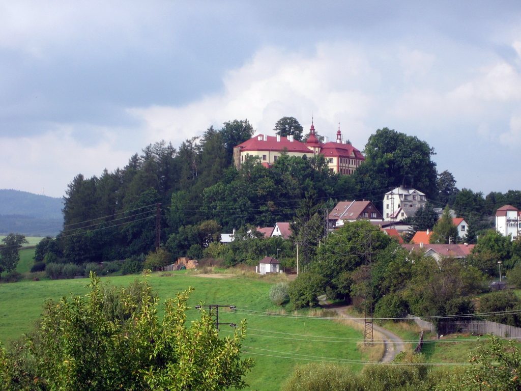 Castle Bezdružice: A Medieval Castle and Chateau in Czechia 1 Castle Bezdružice