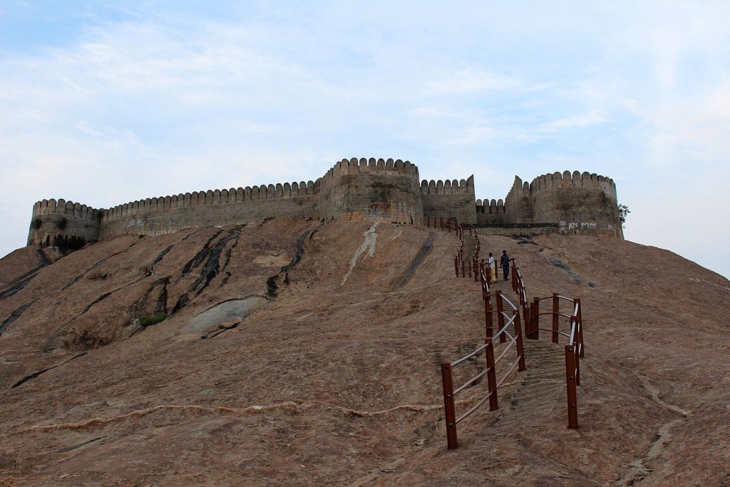 Namakkal Fort: A Historic Watchtower and Garrison in India 1 Namakkal Fort