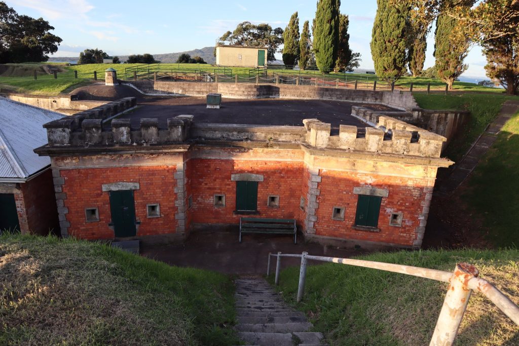Fort Takapuna / O Peretu: A Coastal Defence Fort in Auckland 1 Fort Takapuna / O Peretu