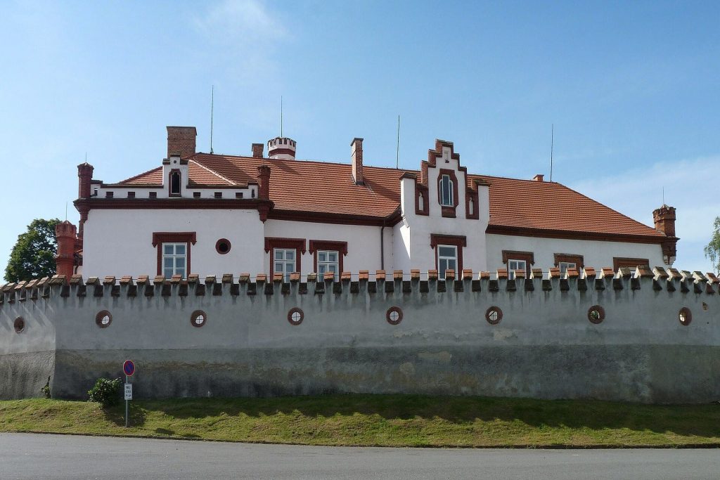 Dub Château: A Neo-Gothic Château in Czechia 2 Dub Château