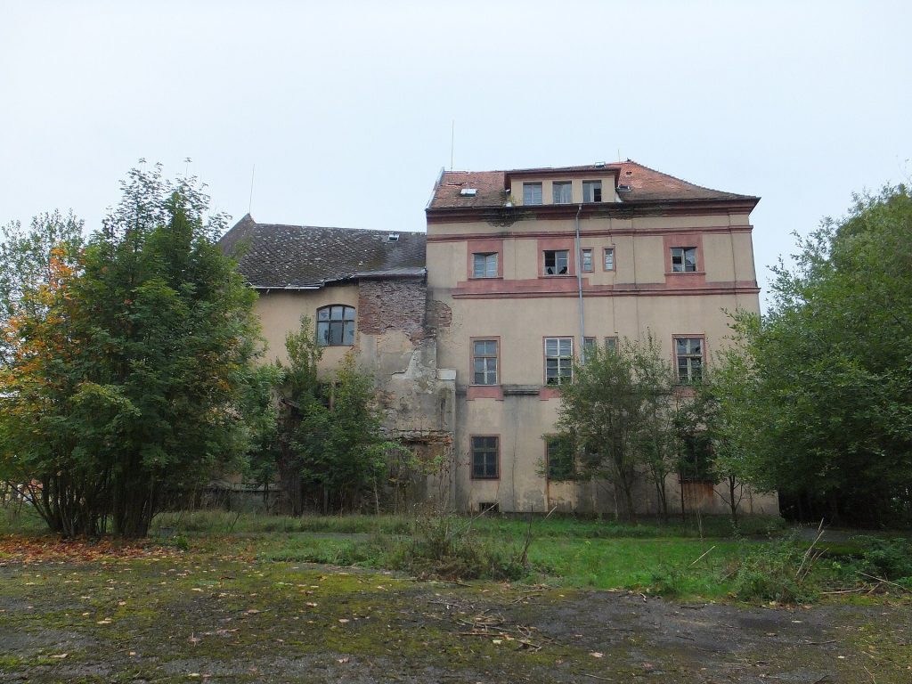 Castle in Planá: A Bohemian Castle and Aristocratic Residence 2 Castle in Planá