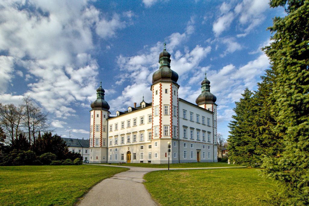 Vrchlabí Castle: An Early Renaissance Residence in Czechia 1 Vrchlabí Castle