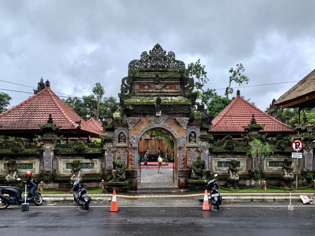 Ubud Palace: The Royal Residence of Ubud, Indonesia 3 Ubud Palace