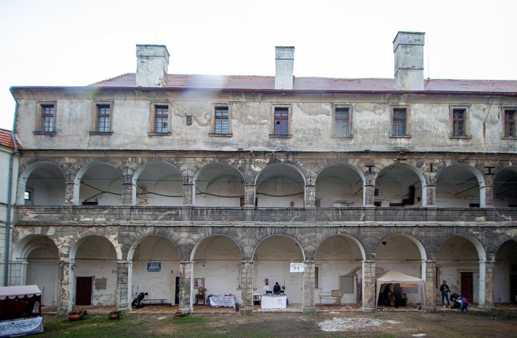 Bělá pod Bezdězem Castle: A Bohemian Fortress and Noble Residence 4 Bělá pod Bezdězem Castle
