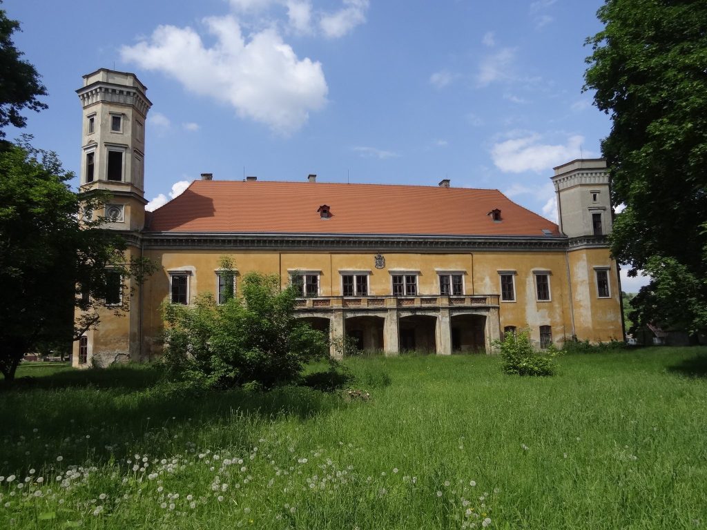 Dolní Beřkovice Castle