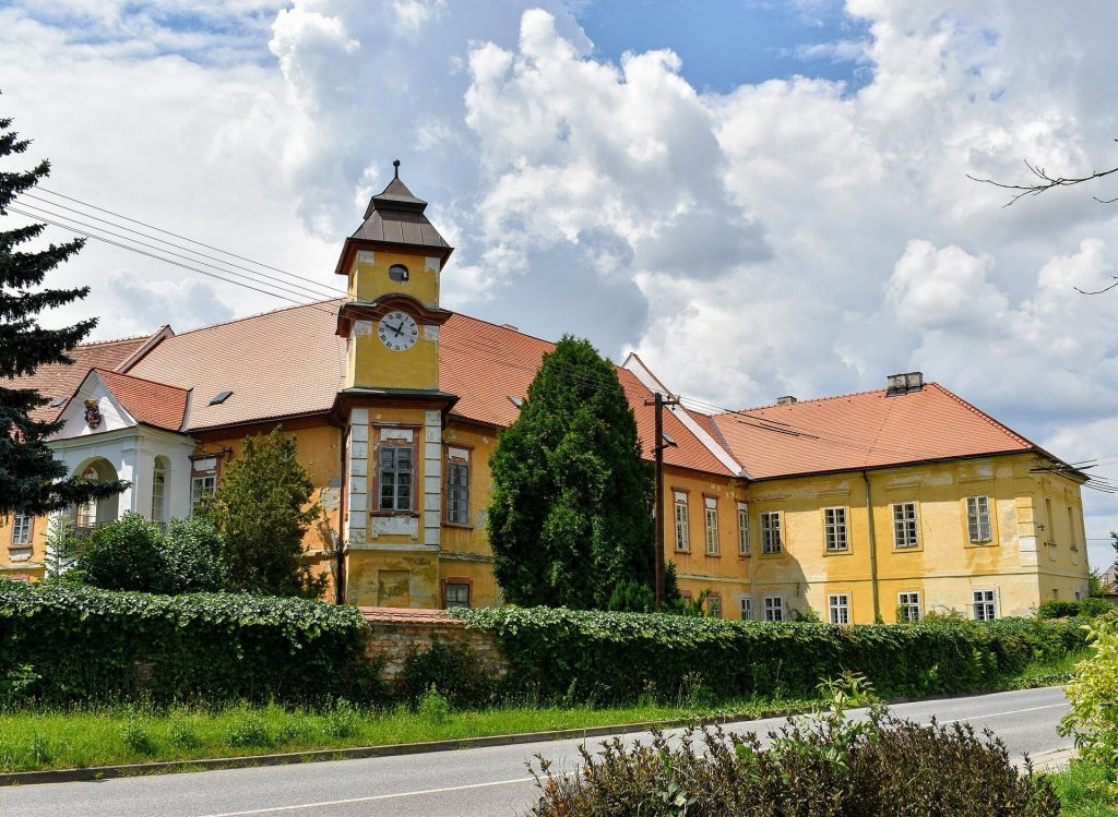 Dobromilice Castle: A Baroque and Rococo Manor in Czechia 2 Dobromilice Castle