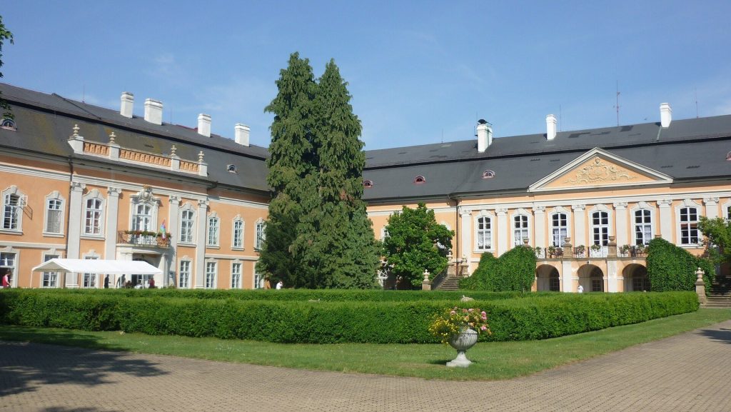 Petrohrad Castle: A Renaissance and Baroque Chateau in Czechia 1 Petrohrad Castle
