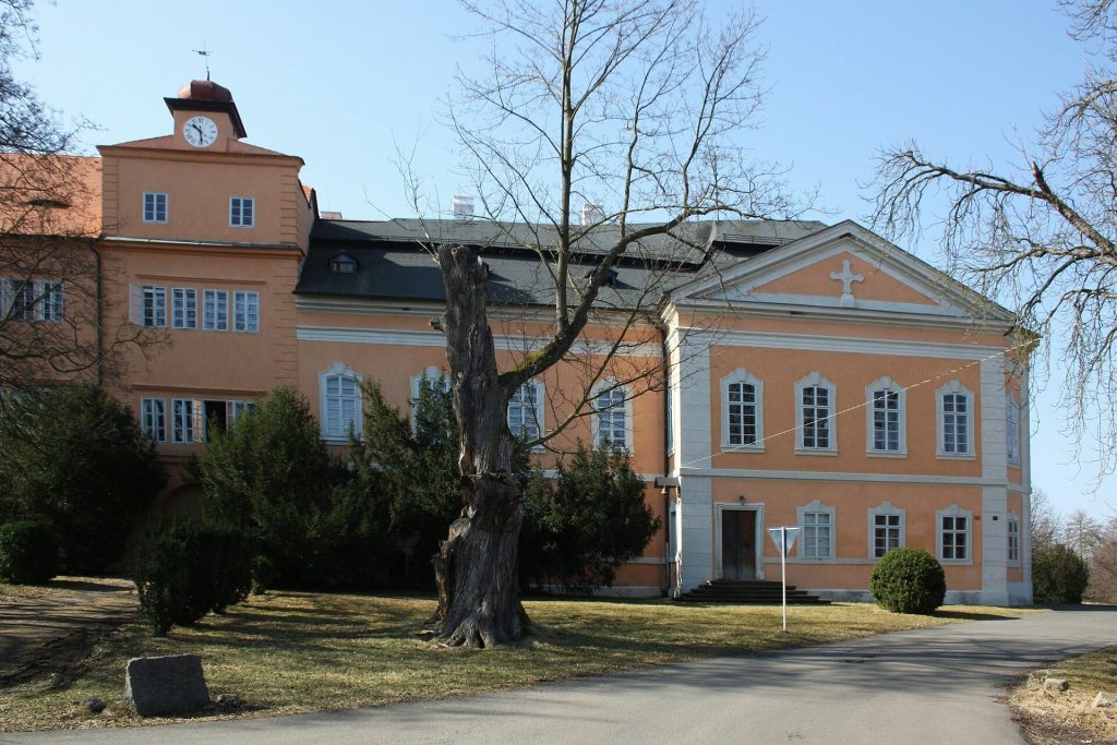 Petrohrad Castle: A Renaissance and Baroque Chateau in Czechia 2 Petrohrad Castle