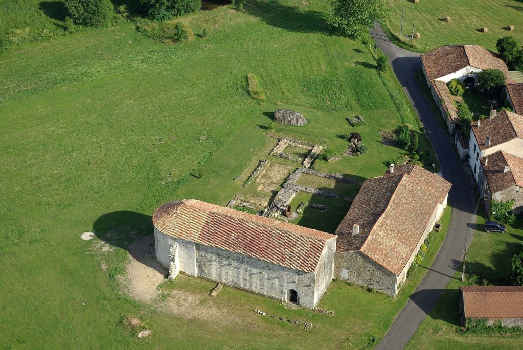Prieuré de Rauzet: A Grandmontine Priory in France 1 Prieuré de Rauzet