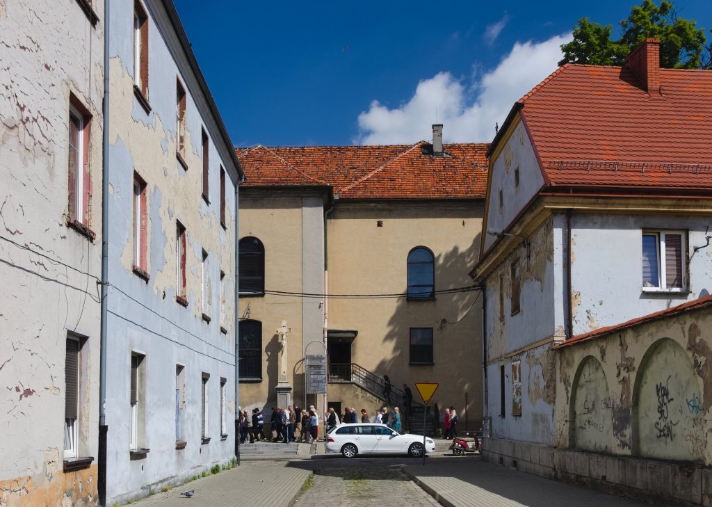Church of Saint Nicholas in Pyskowice: A Historic Roman Catholic Parish Church 2 Church of Saint Nicholas in Pyskowice