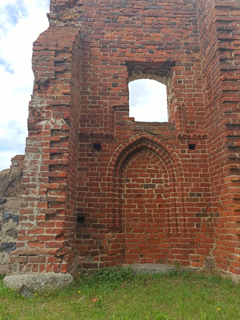 Ruins of the Church in Trzęsacz: A Gothic Church Lost to Coastal Erosion 4 Ruins of the church in Trzęsacz