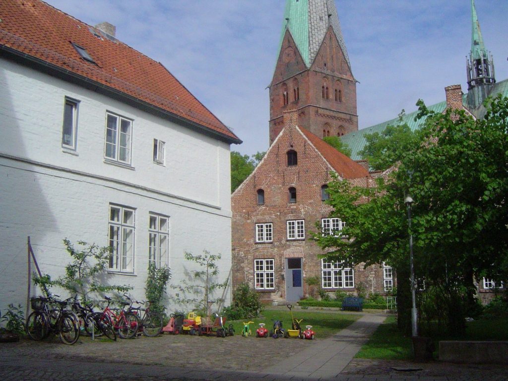 Michaeliskonvent: A Late-Medieval Religious Community in Lübeck 2 Michaeliskonvent