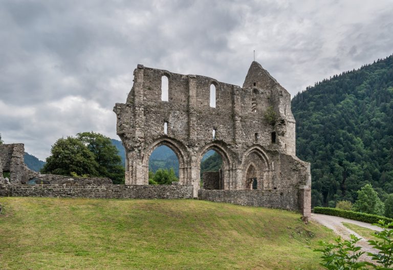 Aulps Abbey: A Cistercian Monastery and Ecclesiastical Lordship in France